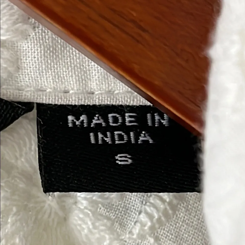 White Eyelet Button - Image 3