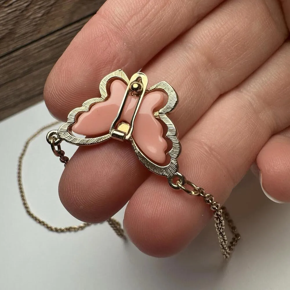 Avon Coral Pink Butterfly Pendant Gold Tone Chain Necklace Signed 16 Inch - Image 4