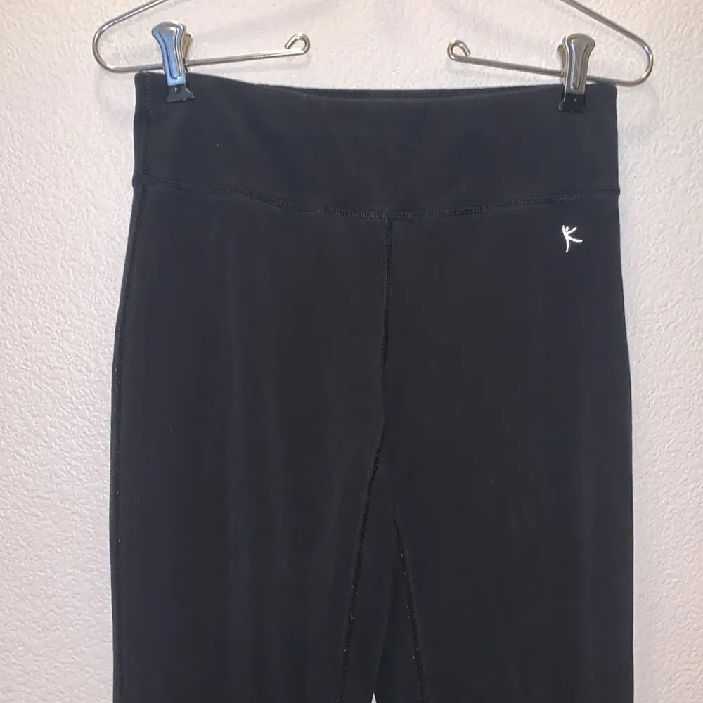 Danskin Now Black Semi Fitted Athletic Workout Yoga Gym Pants Size XS - Image 2