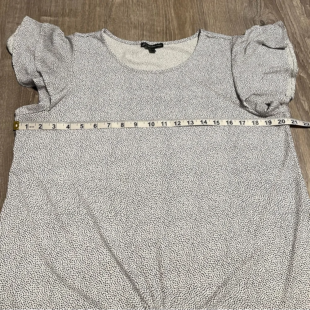 Adrianna Papell Tie Front White With Black Dots Blouse Women’s Medium - Image 3