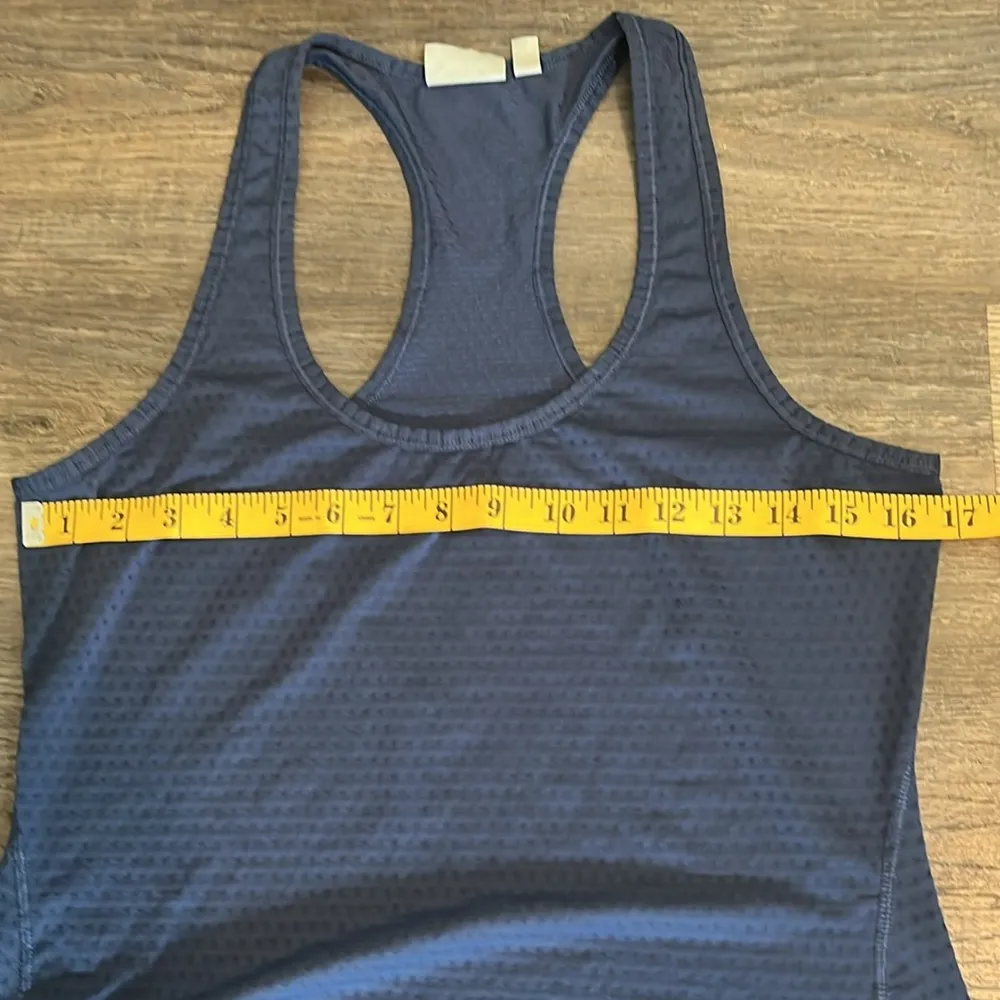 Athleta Women's Navy Blue Razor Back Athletic Tank Top Small - Image 5