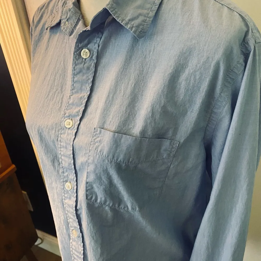 Gap  Blue Casual Button Down Shirt Lightweight Cotton - Image 4