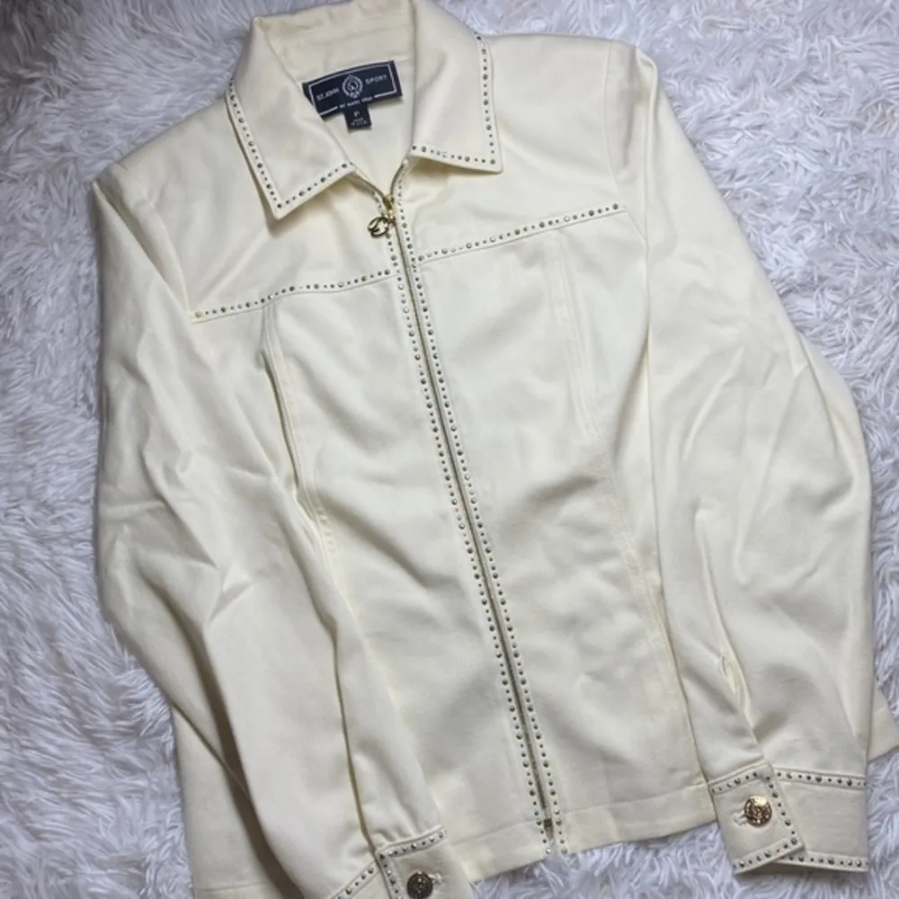 St John Sport Jacket and heart T shirt size P - Image 2