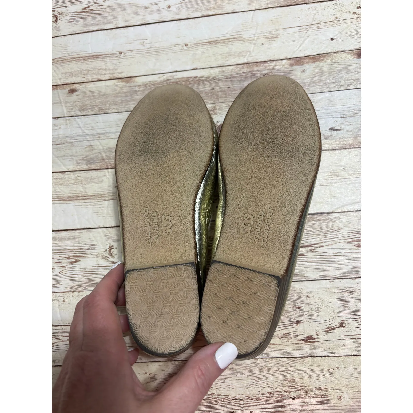 SAS Classic Gold Loafers Slip On Tumbled Leather Shoes Women's Size 6 W Comfort - Image 9