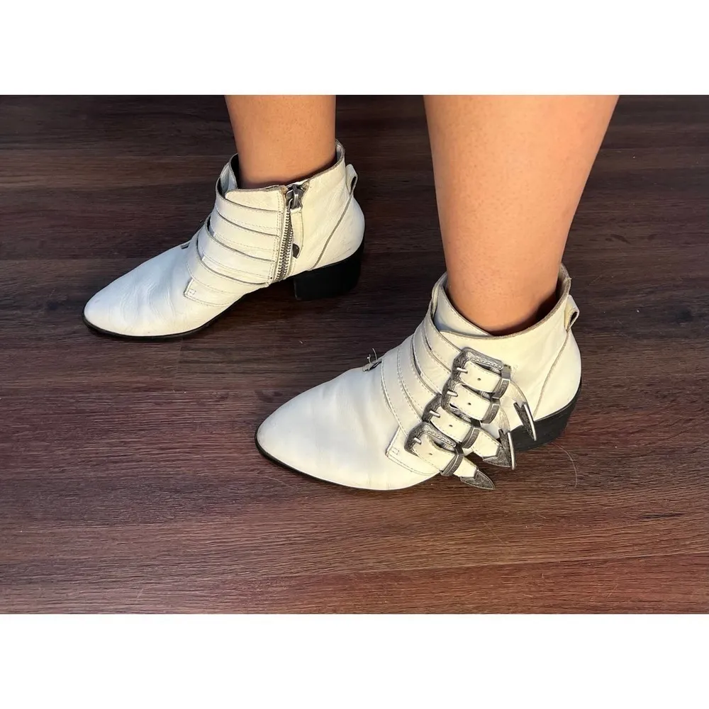 Steve Madden Western Buckle Billy Booties White Leather - Image 14