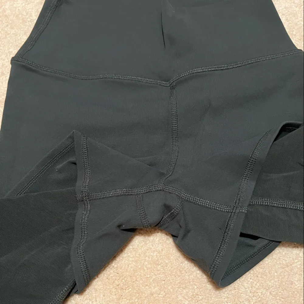 Alo yoga high waist mesh biker shorts - hunter green - Image 3