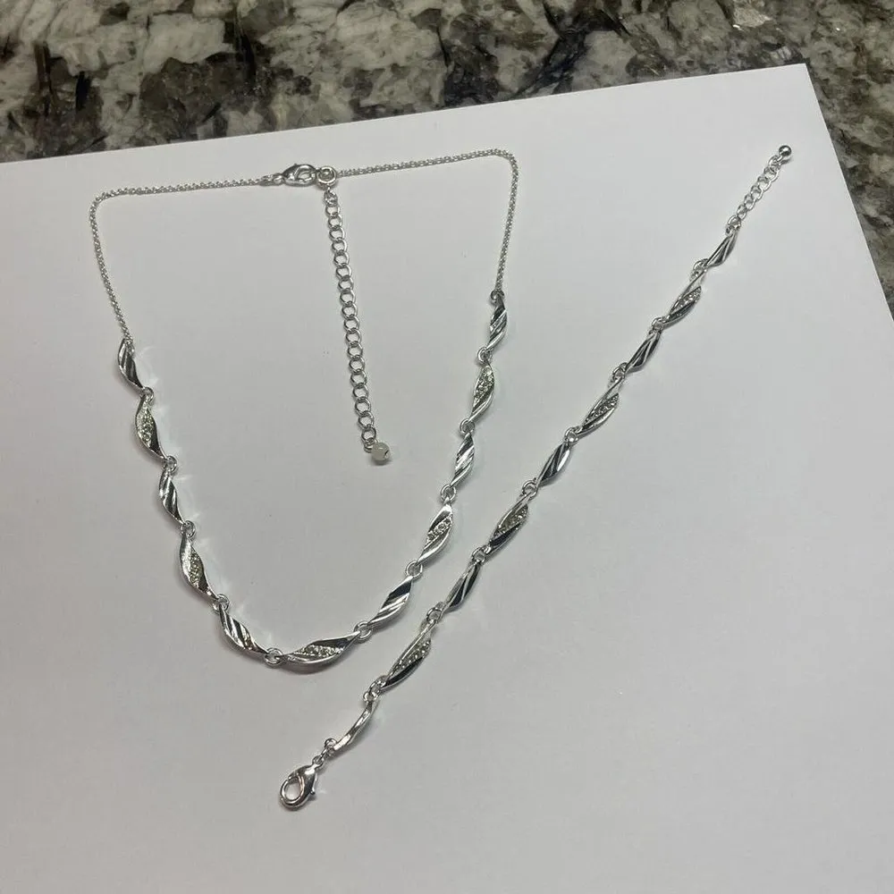 Matching Silver Tone / Rhinestone Costume Jewelry Set - Image 2