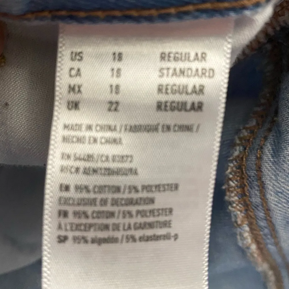 American Eagle 🦅 Mom Jeans - Image 3