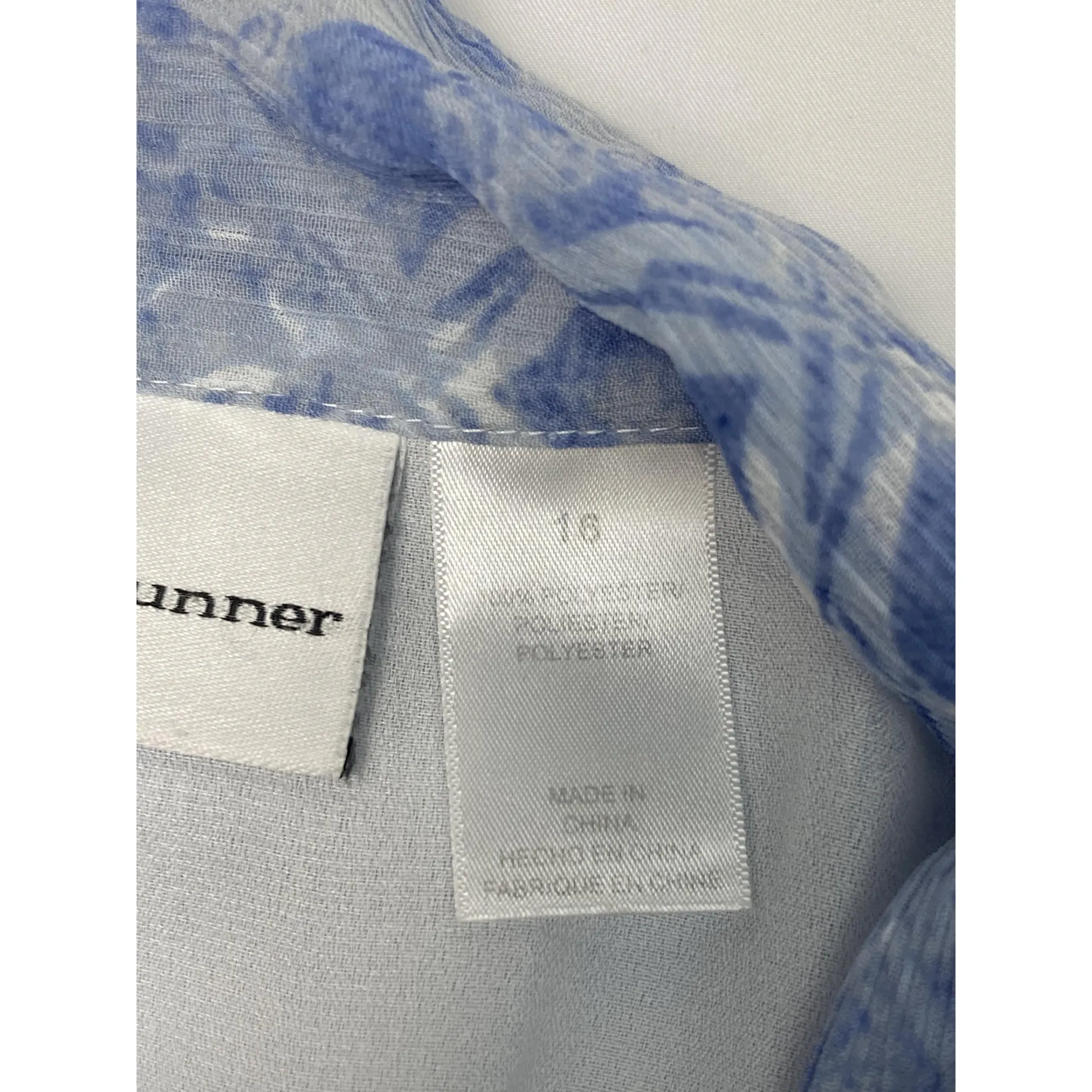 Alfred Dunner Blue White Abstract Pattern Short Sleeves‎ Button Up Blouse 16 - Image 5