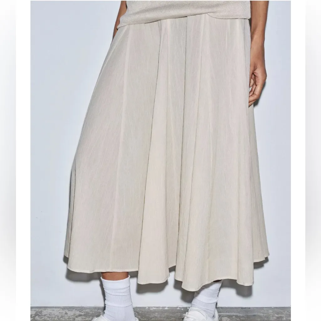 Zara NWT matching 2 piece top & skirt co-ord set, flowy drop waist midi skirt - Image 3