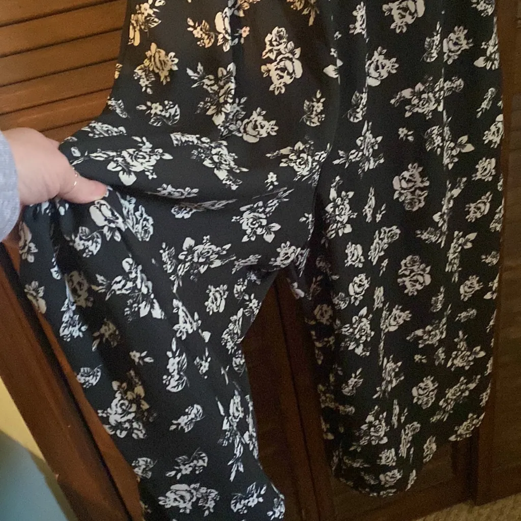 Super cute dark grey and rose patterned jumpsuit - Image 3