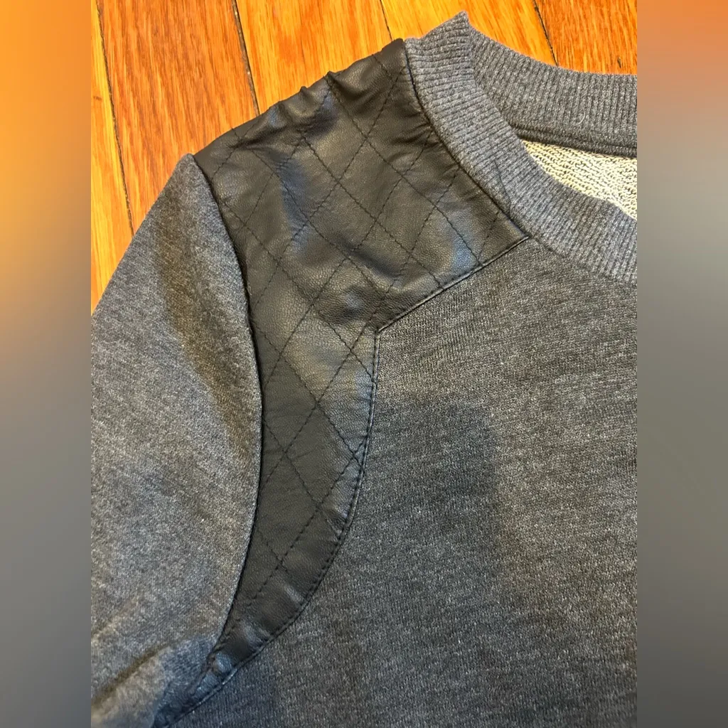 Under Skies Gray Quilted Patchwork Sweatshirt - Image 7