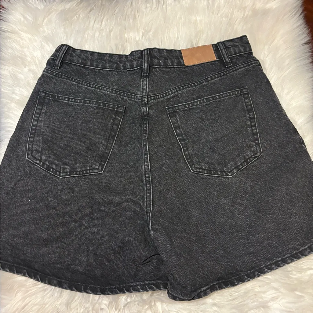 🩵🩵Zara Black Jean Shorts with Distressed Hem🩵🩵 - Image 4