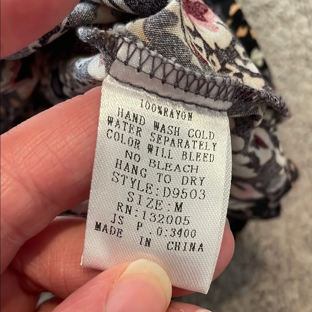 Entro  Gray Floral Ruffled Puff Sleeve Cold Shoulder Dress | Medium - Image 6