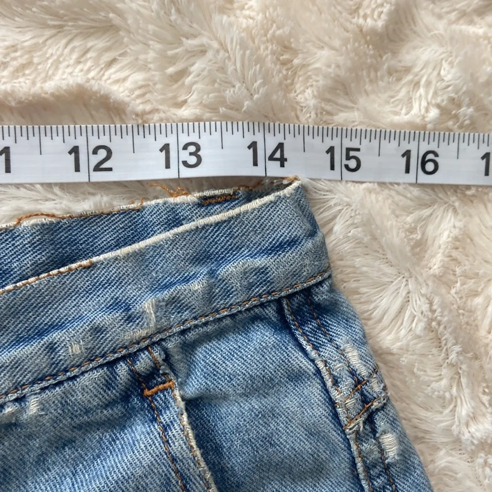 Vintage Calvin Klein jean shorts - Image 7