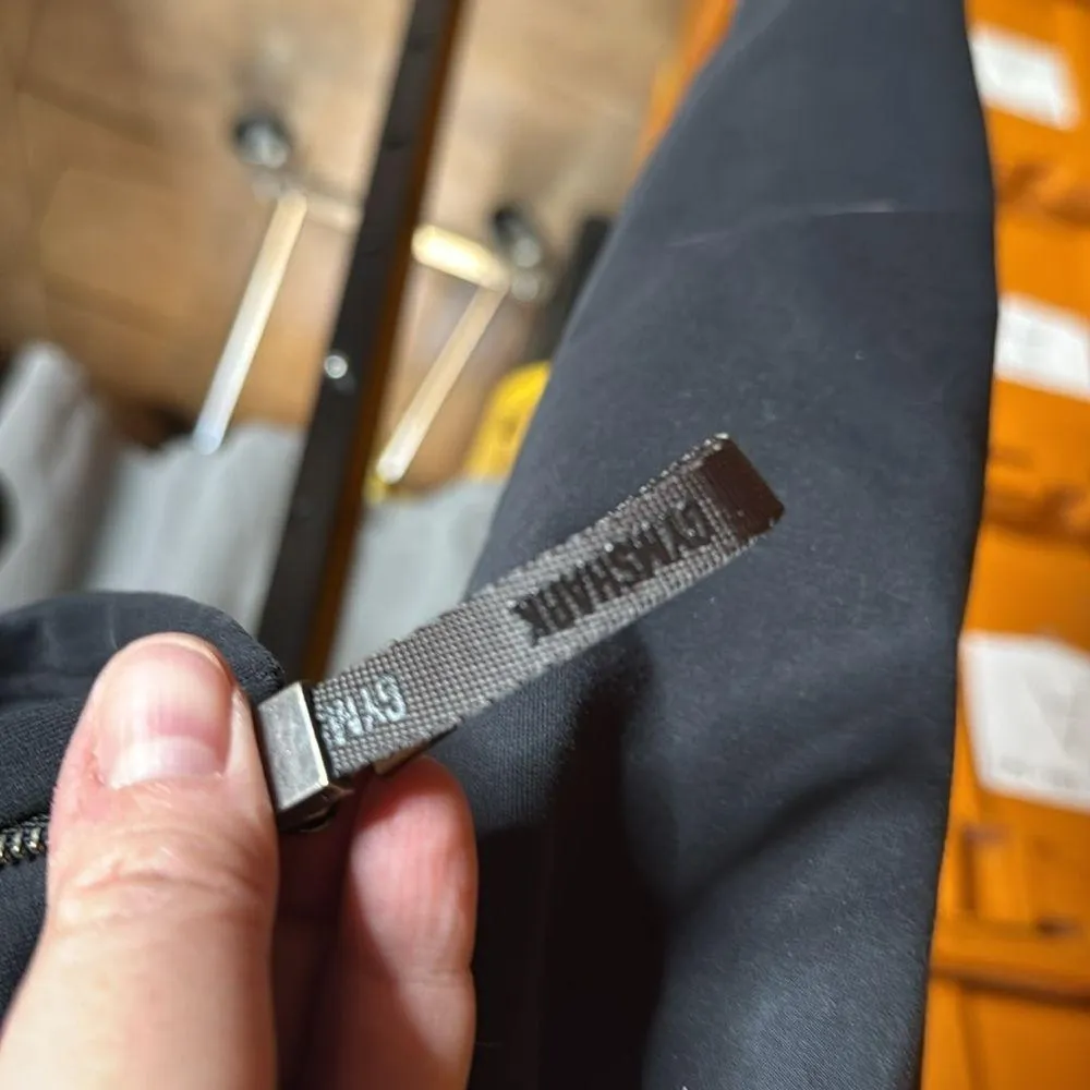 Gymshark Cropped Hoodie Black Pull Over Sweatshirt Zipper Accents Size Medium - Image 6