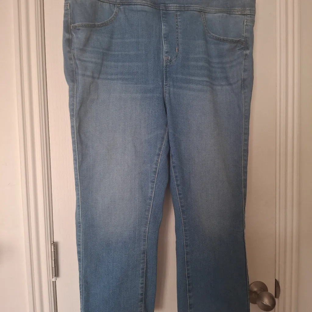 Torrid Sz 1 Blue Denim Crop Lean Jeans NWT - Image 3