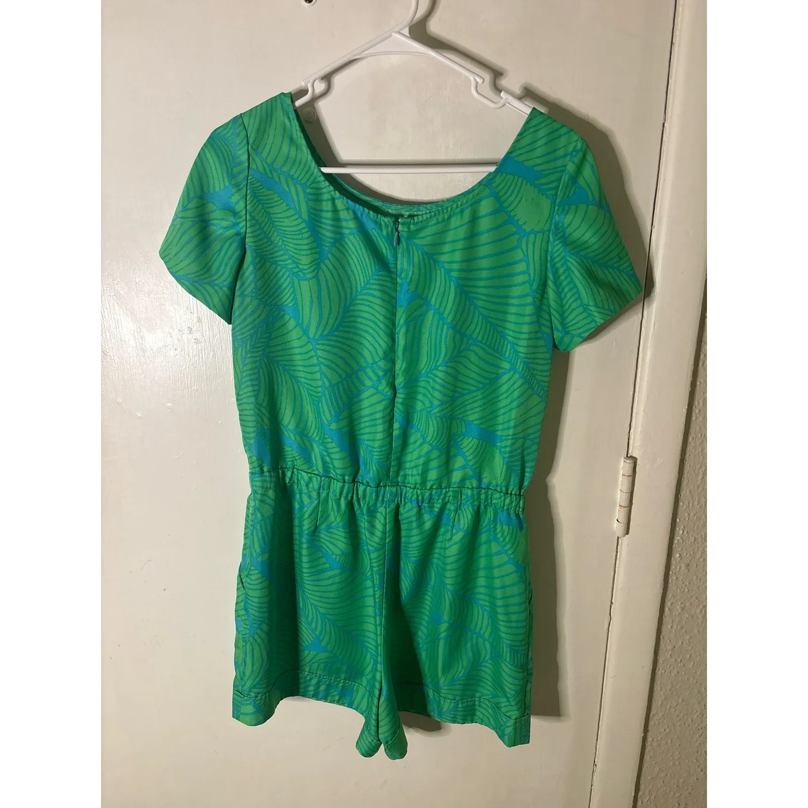 LOFT Tropical Palm Print Short Sleeve Romper 2 Coconut Girl Vacationr Boho Casua - Image 2