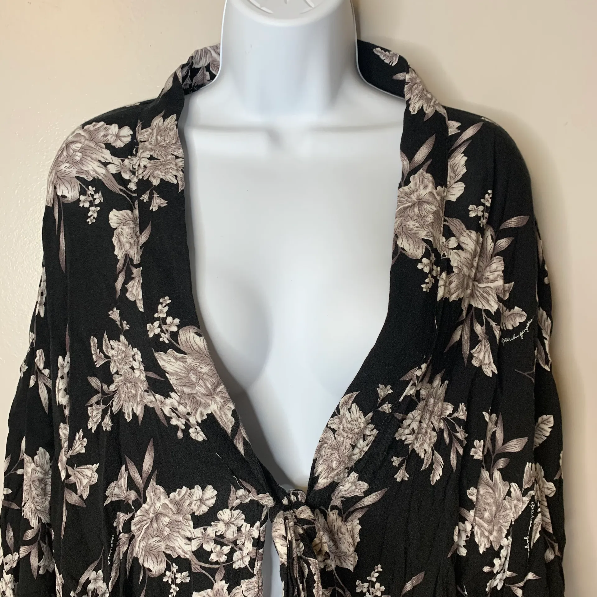 Black Floral Maya Kimono - Image 5