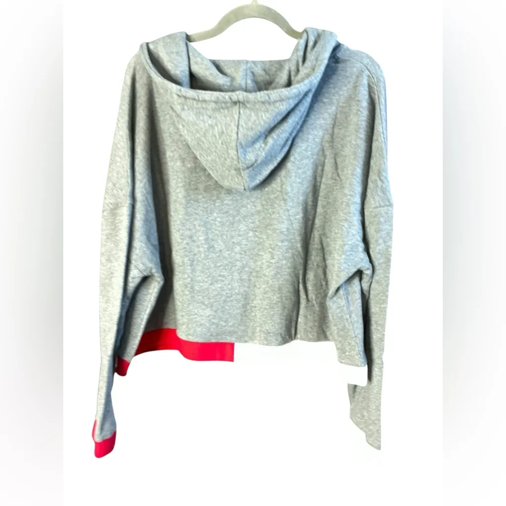 Trendy Gray and Red Zip - Image 3