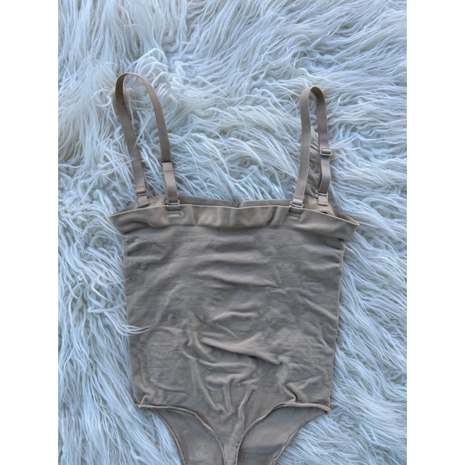 Skims Seamless Sculpt Strapless Thong Bodysuit Clay  
Size 2XL - Image 6