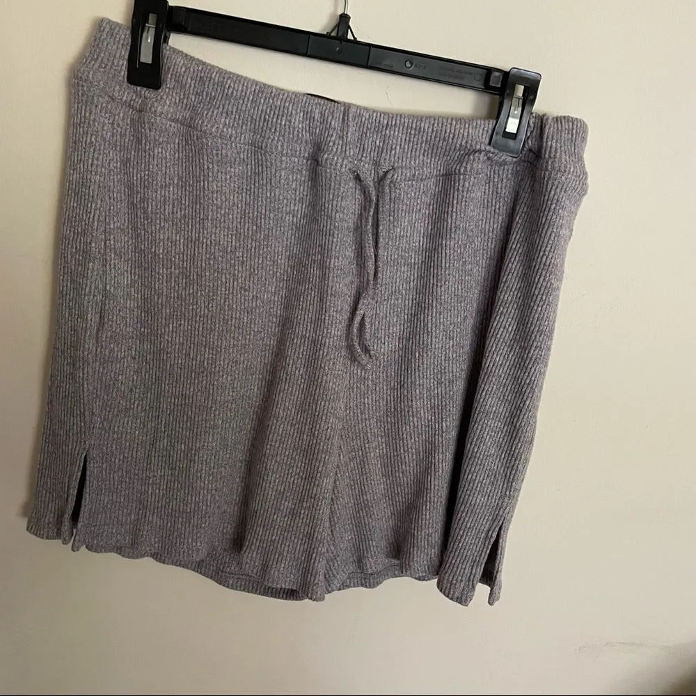 CARBON38 Brushed Ribbed Boyfriend Short - Image 4