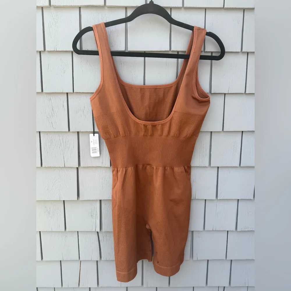 WeWoreWhat NWT Ribbed Active Romper Medium - Image 2