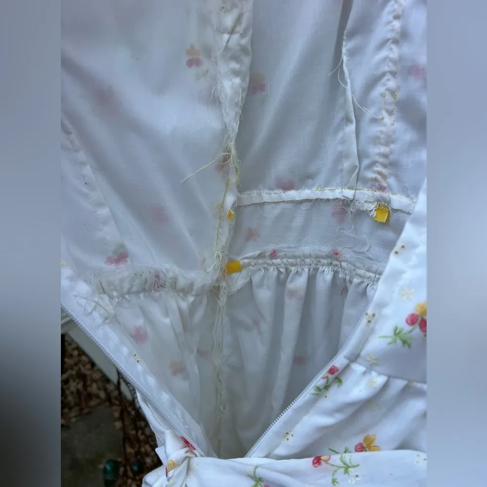 Vintage 70s Prairie Dress Eyelet cotton White Yellow Pink Floral Maxi SMALL? - Image 7