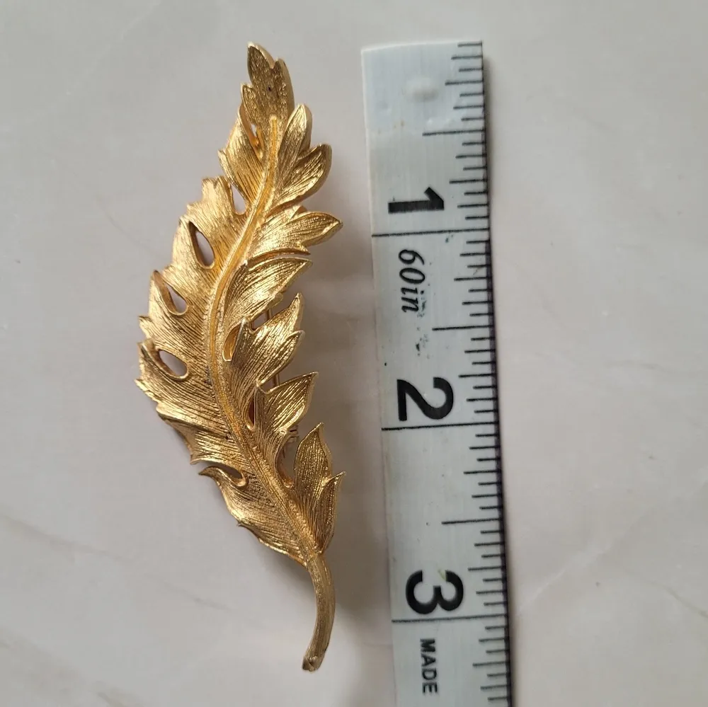 Vintage Coro 1961 Leaf Feather Gold Tone Statement Brooch Pin Costume Jewelry - Image 5