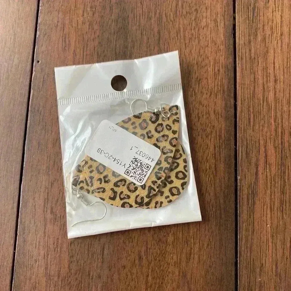 🆕Leopard Pattern Earrings🆕 Black - Image 2