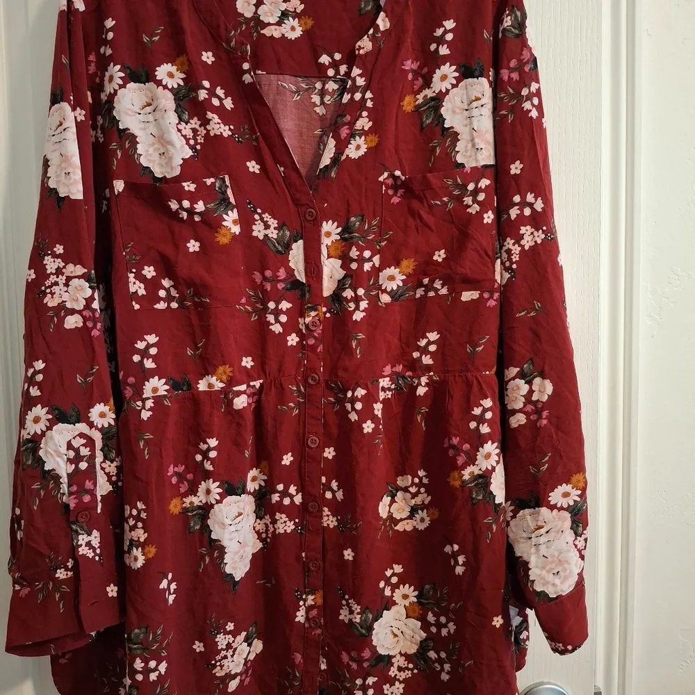 Torrid Floral Button-Up Tunic Top Sz 4 - Image 4