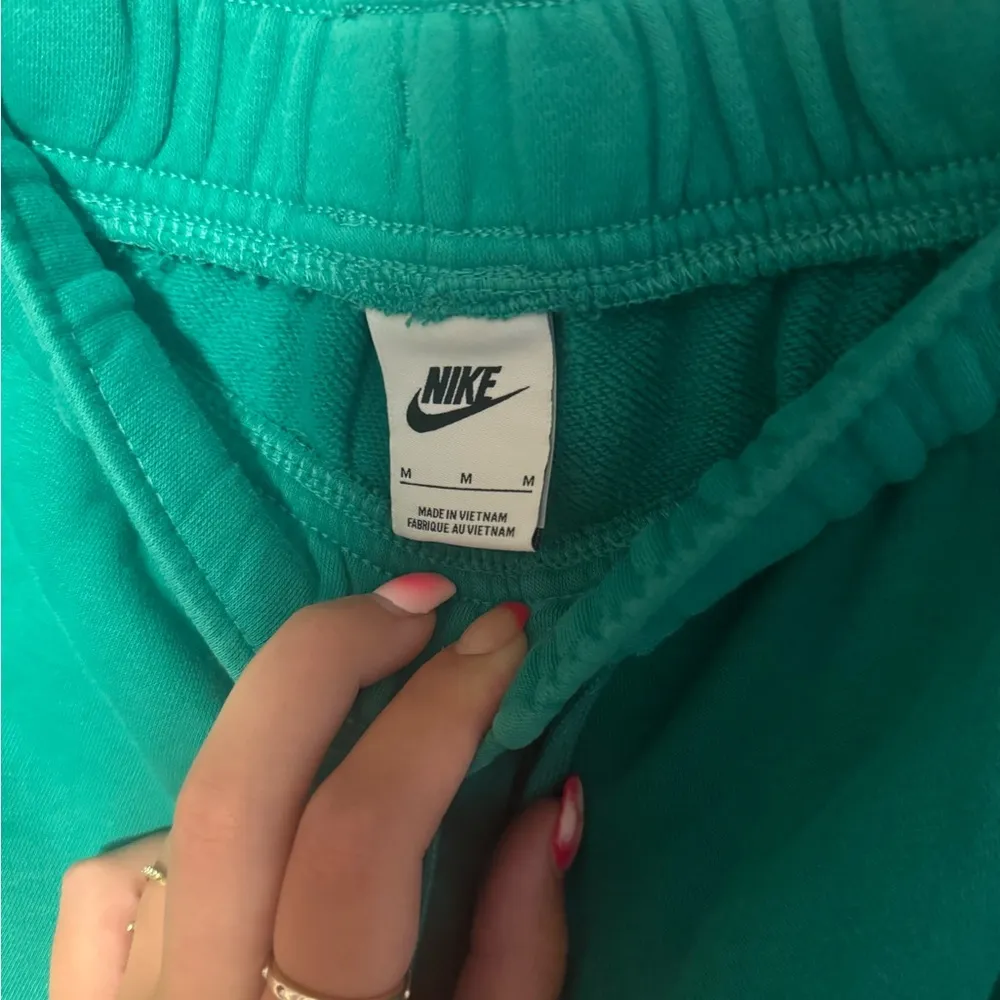 Green Athletic Shorts Elastic Waistband - Image 4