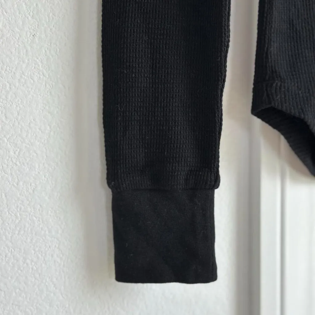 Madewell Waffle Knit Scoopneck Henley Tee in Jet Black, Size X-Small - Image 4