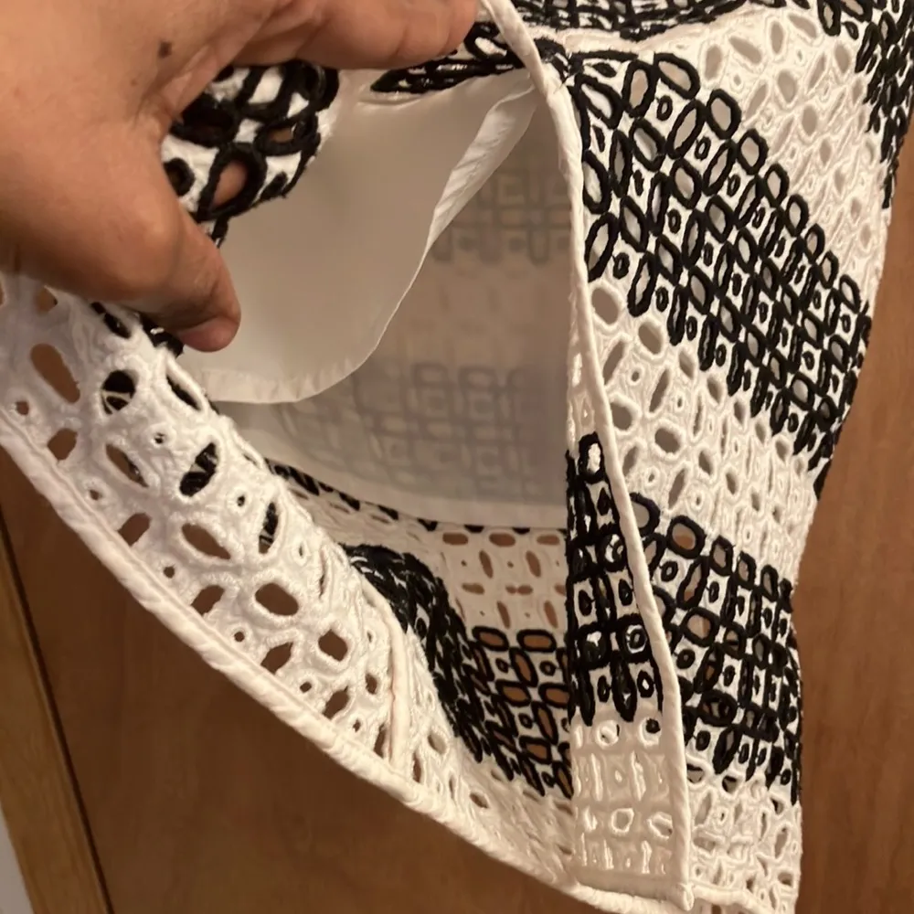 Banana Republic cottage core black and white rugby lace pencil skirt size 0 - Image 7