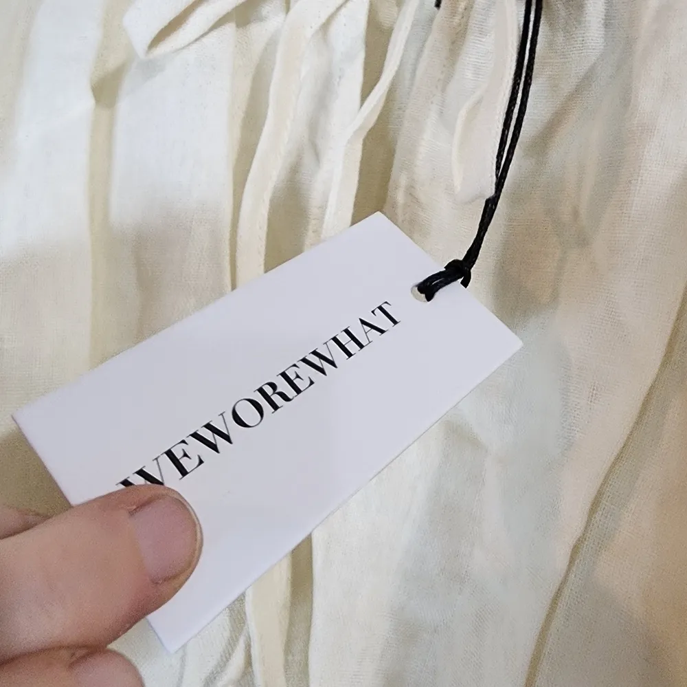 NEW WeWoreWhat Off The Shoulder Linen Blend Cropped Women Medium Blouse‎ - Image 8