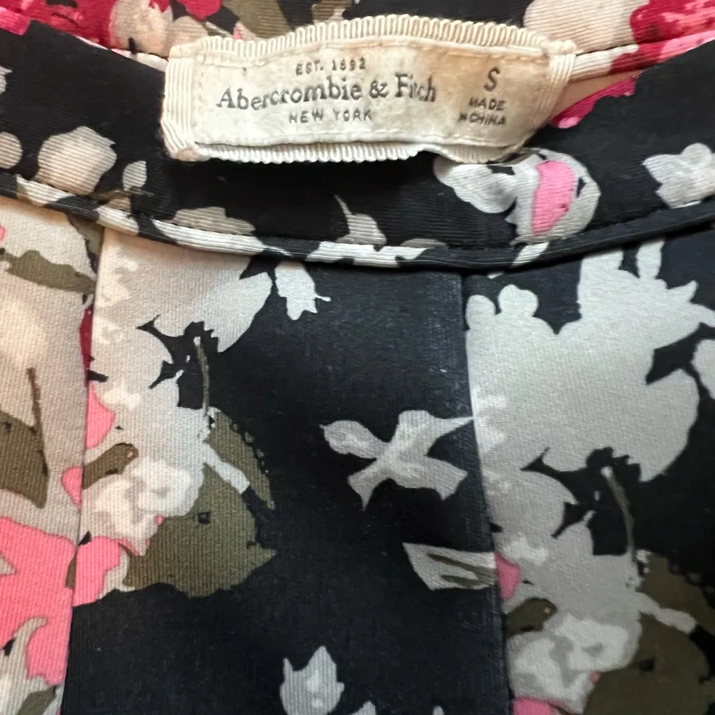 Abercrombie floral pleated mini skirt - Image 2