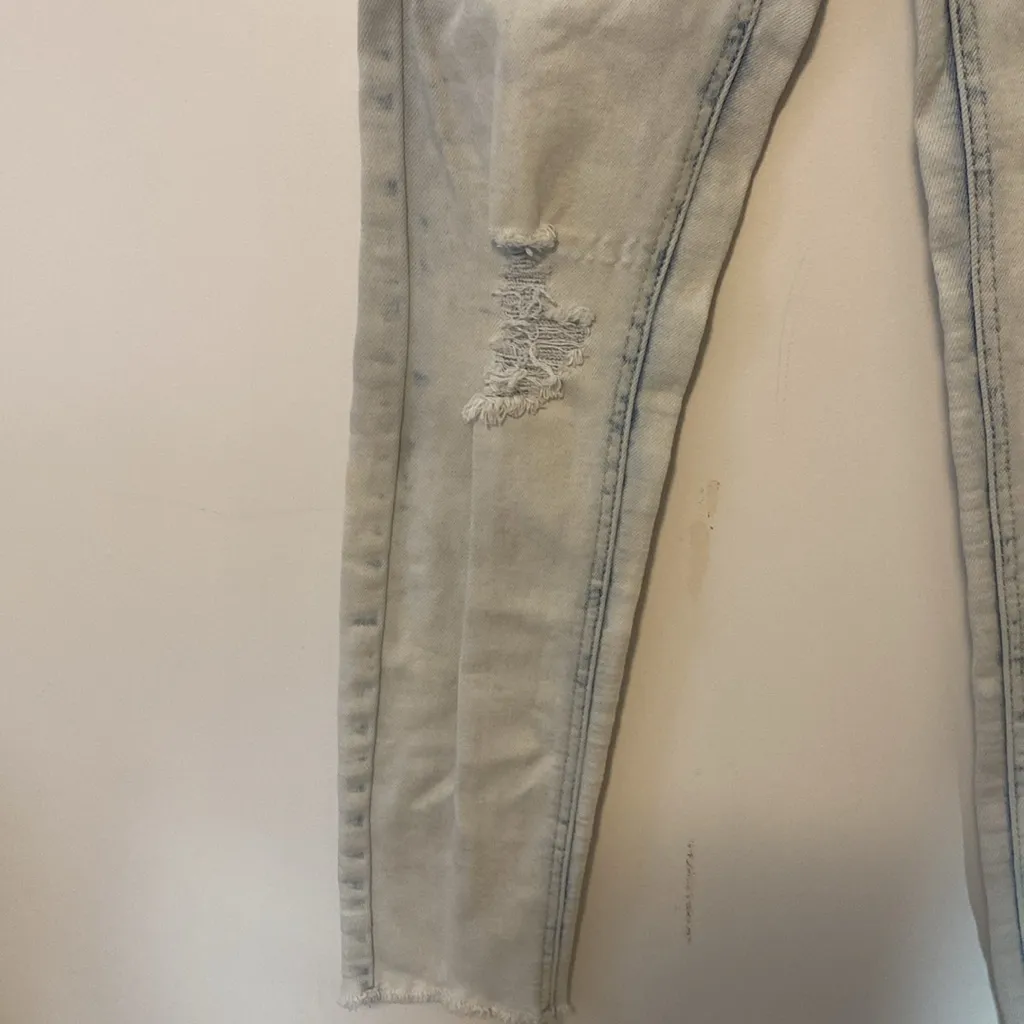 Kensie Vintage Luxe Acid Wash Light  Ripped Skinny Jeans Size 4/27 - Image 3
