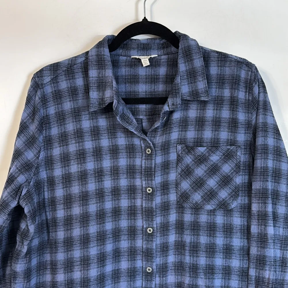 Lucky Brand 🍀 Blue and Black Plaid Flannel Button Down Shirt Size M - Image 4
