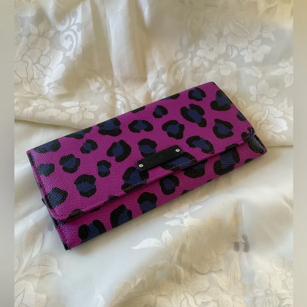Vera Bradley Purple and Black Print Faux Leather Tri Fold Wallet 8.5” X 4.5” EUC - Image 4
