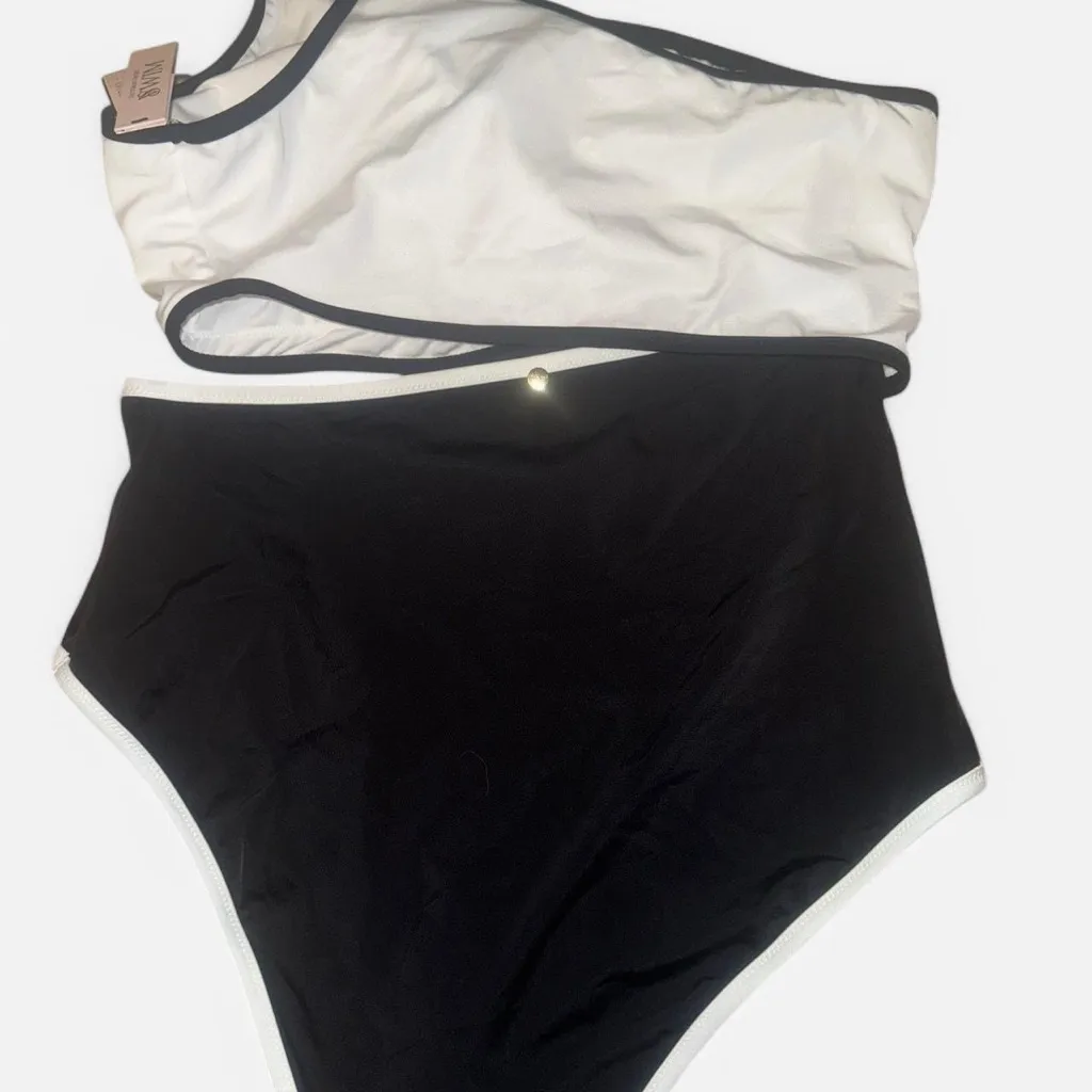 VICTORIA'S SECRET SWIM
Essential One-Shoulder Monokini One-Piece Swimsuit size l - Image 4