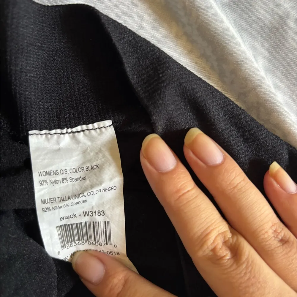 Black Stretchy Shorts Size undefined - Image 3