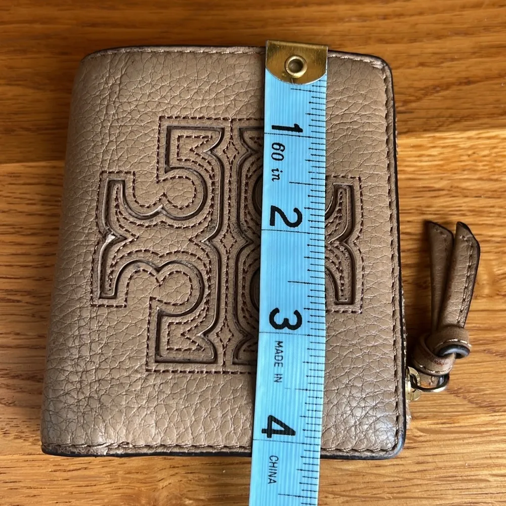 Tory Burch PERRY BOMBÉ BI-FOLD WALLET Gray Heron - Image 8