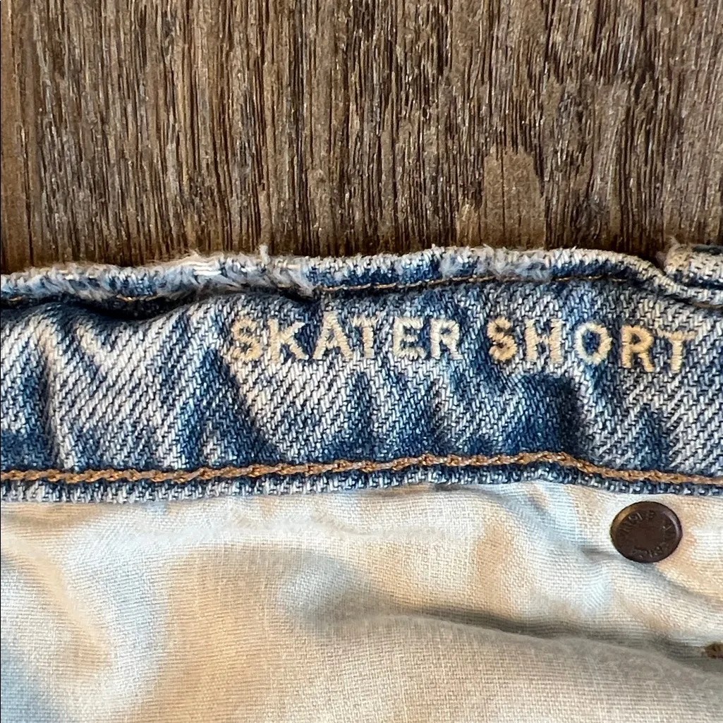 American Eagle Outfitters Skater Distress High Rise Jean Shorts Size 8 - Image 3