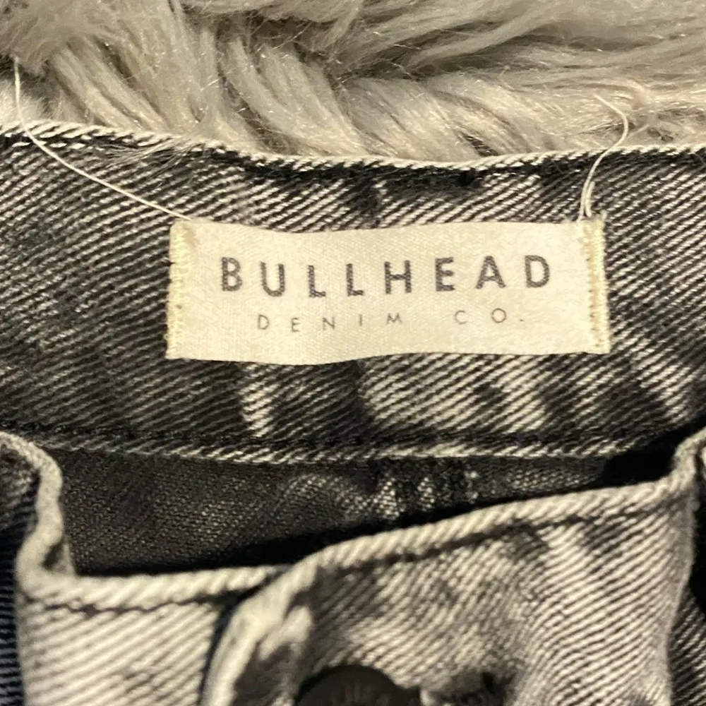 PACSUN Bullhead Denim Co Cheeky Slouchy Ripped Tack Roll Shorts Size 3 - Image 5