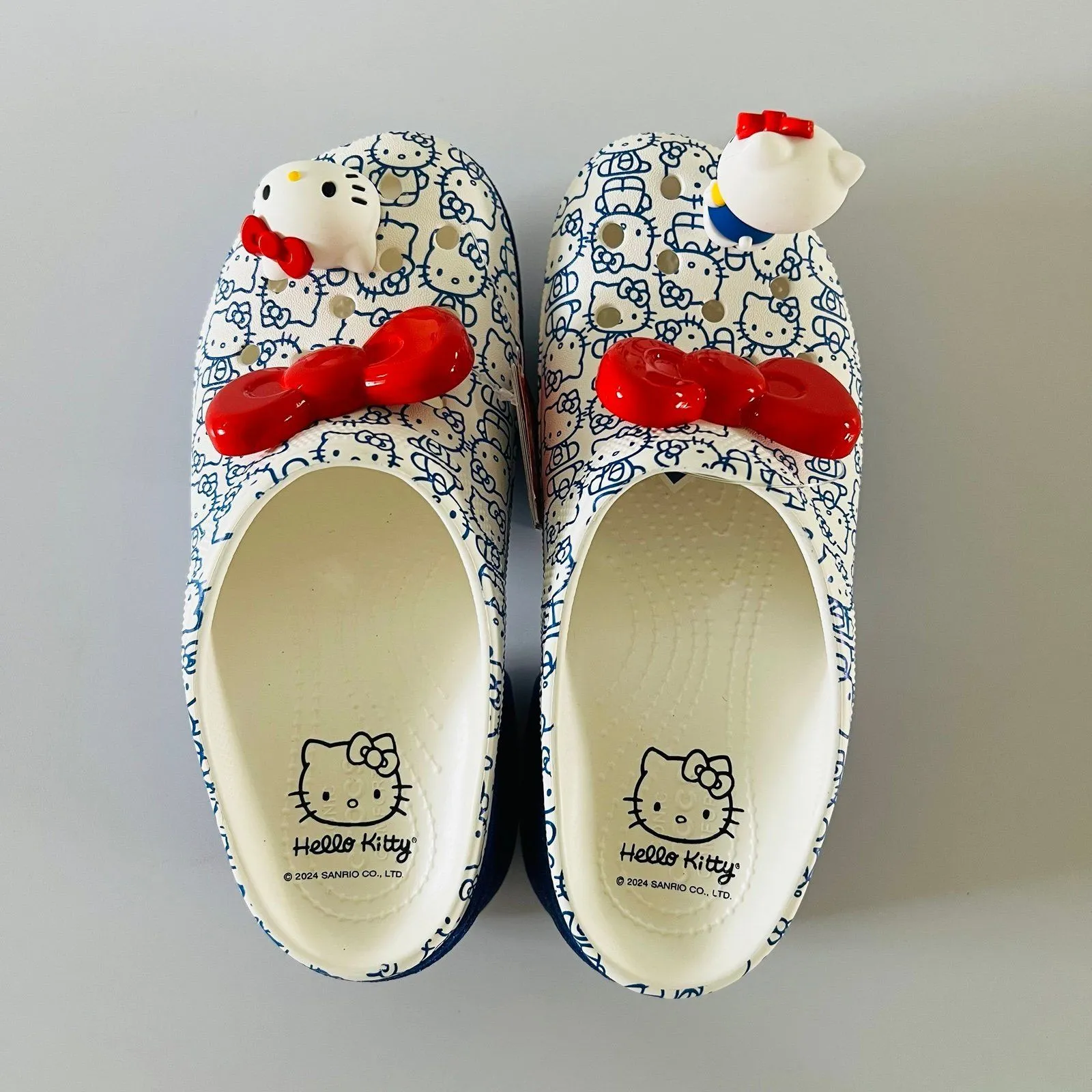 CROCS Hello Kitty Glitter Blue White Siren Clog - US 8 - Image 9