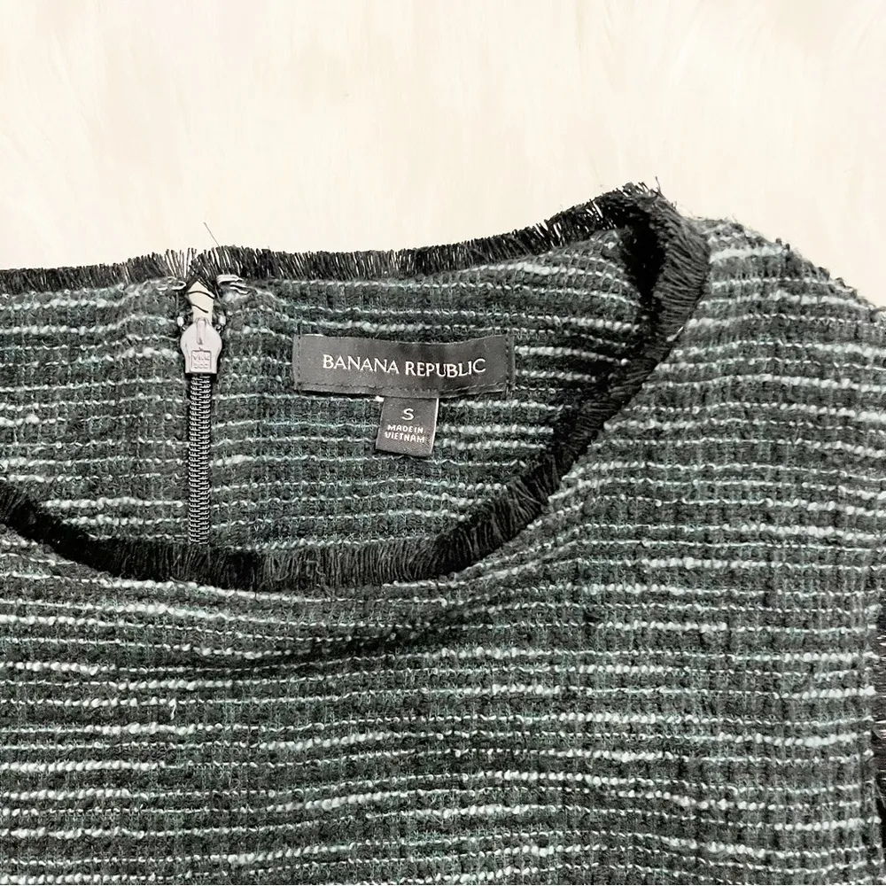 Banana Republic Gray Tweed Sleeveless Top Blouse - Image 4