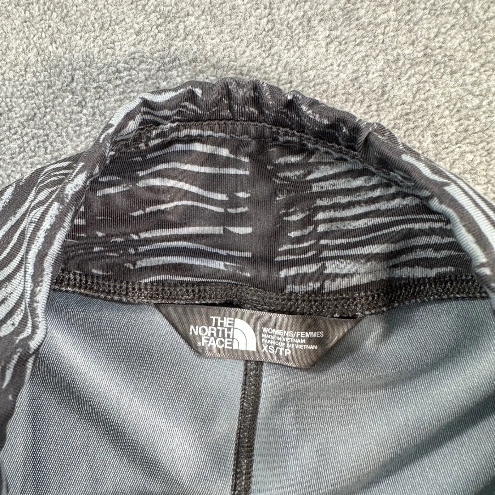 The North Face Athletic LeggingsWomen's X-Small Gray Printed Stretch Active - Image 5