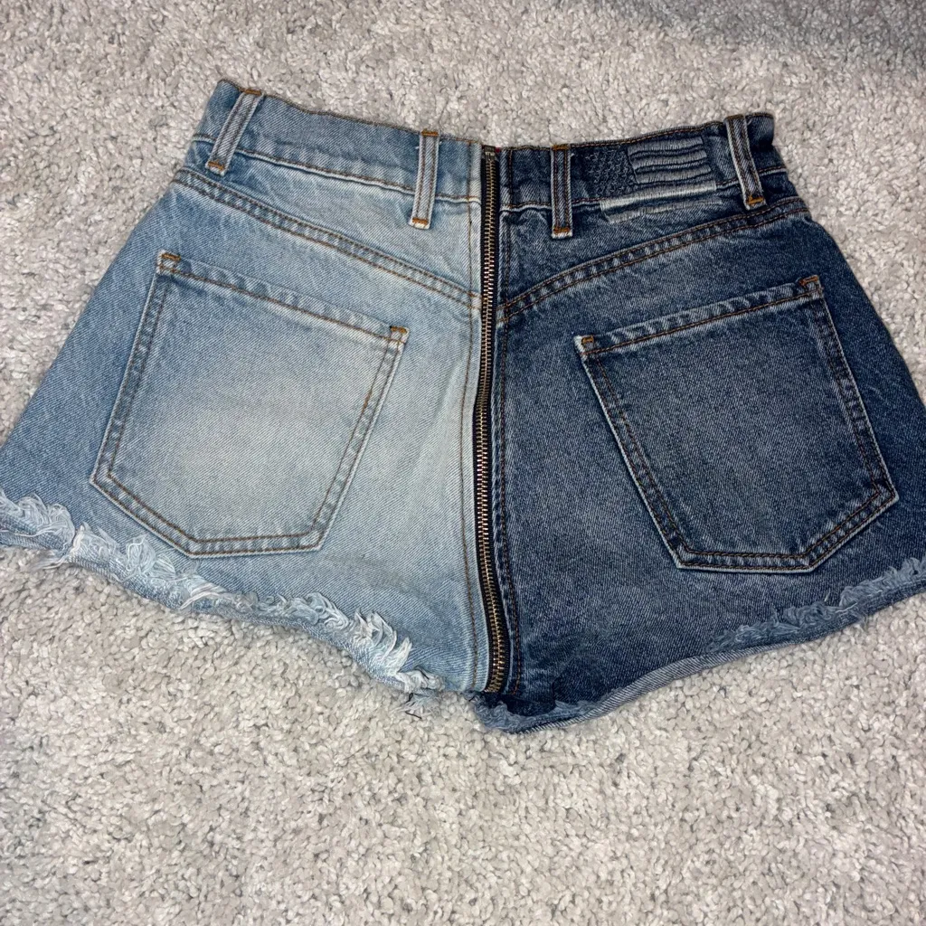 Revice Two Tone Zippered Denim Shorts Womens Size 27 - Image 3