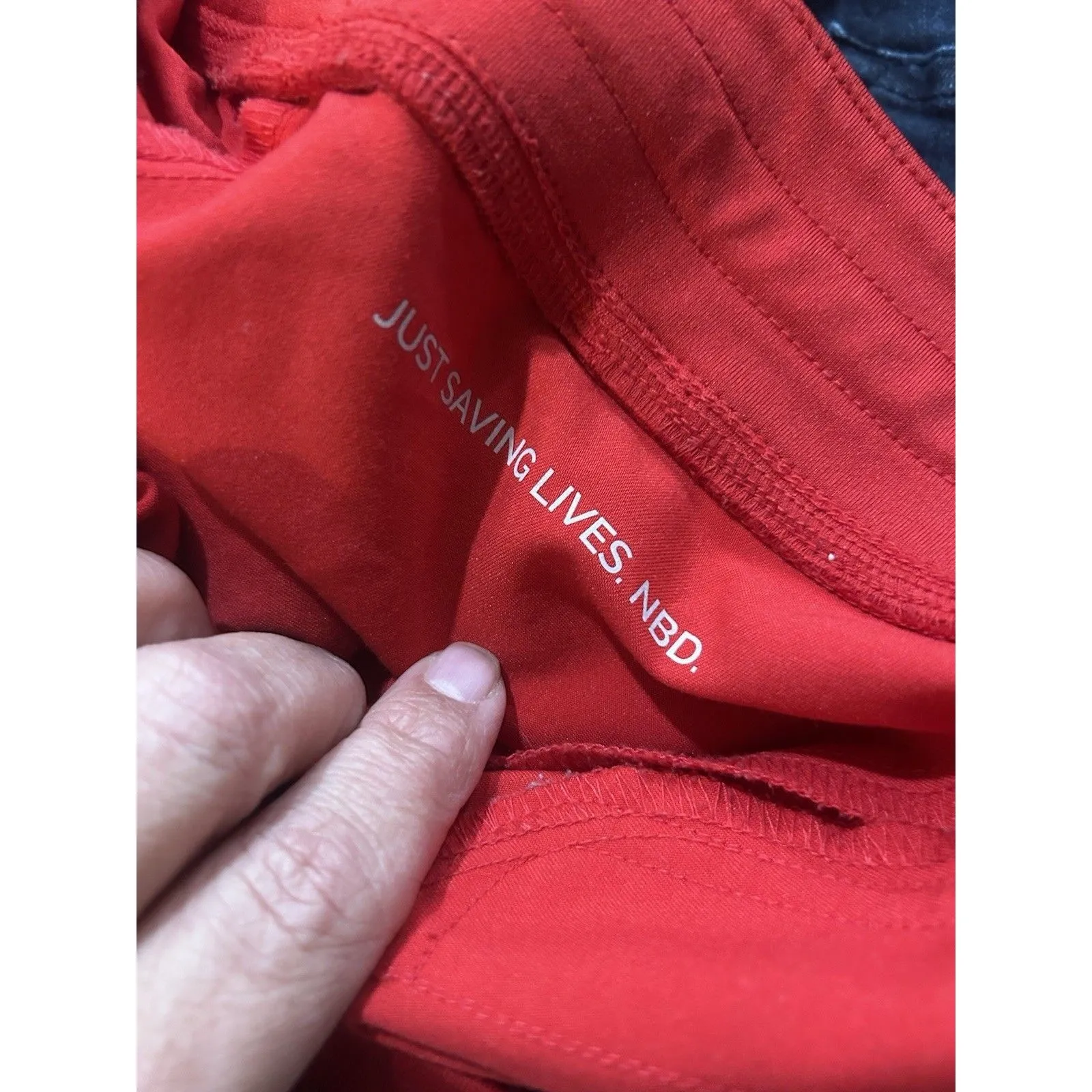 Figs Women’s Zamora Jogger Scrub Pants Size Small Red Drawstring Cargo Pockets - Image 4