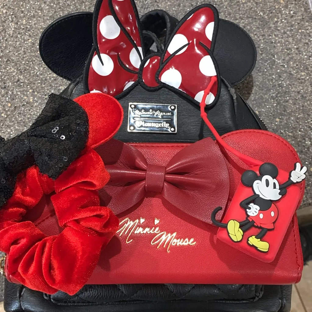 Loungefly Disney BUNDLE Minnie Mouse Backpack / Minnie Mouse Loungefly Billfold - Image 9